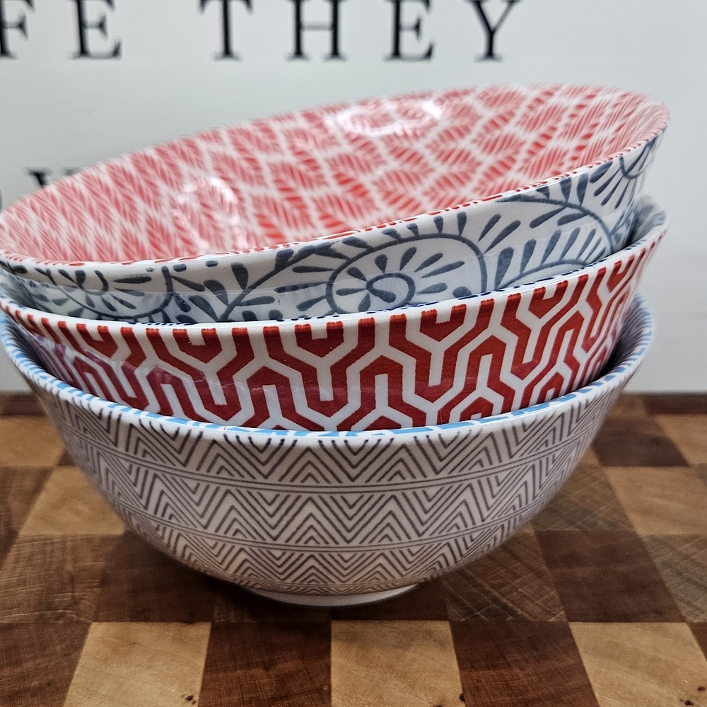 Amazingware Porcelain Salad Bowls 18 Ounce Cereal, Soup, Salad Pasta, set of 3 - Picture 3 of 12